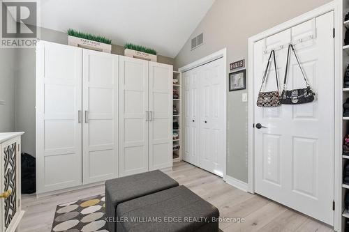 123 - 3480 Upper Middle Road, Burlington, ON - Indoor