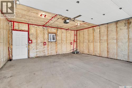 4125 Green Olive Way E, Regina, SK - Indoor Photo Showing Garage