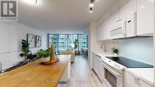 830 - 10 Capreol Court, Toronto, ON - Indoor Photo Showing Kitchen
