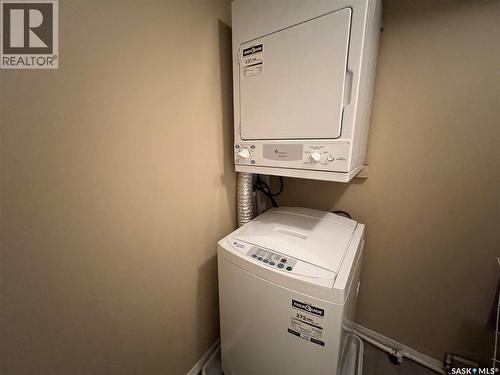 304 700 Battleford Trail, Swift Current, SK - Indoor Photo Showing Laundry Room
