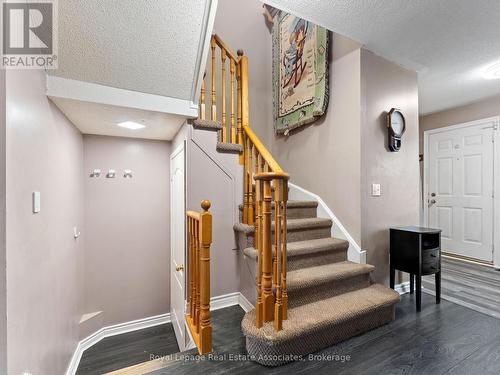 4 Greengrove Way, Whitby, ON - Indoor Photo Showing Other Room