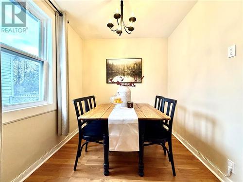 2861 Raymond Street, Greater Sudbury, ON - Indoor Photo Showing Dining Room