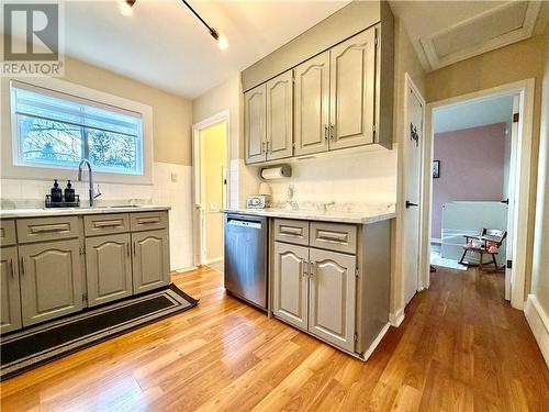 2861 Raymond Street, Greater Sudbury, ON - Indoor Photo Showing Kitchen