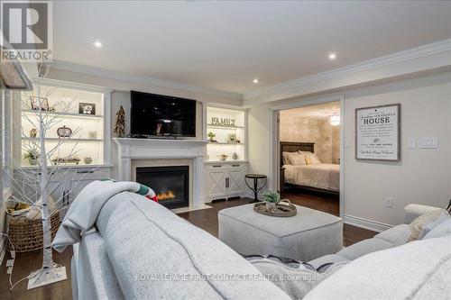 222 Ridge Way, New Tecumseth, ON - Indoor With Fireplace