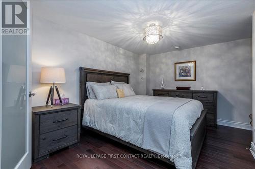 222 Ridge Way, New Tecumseth, ON - Indoor Photo Showing Bedroom