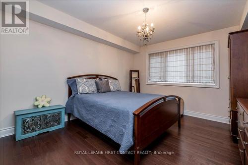 222 Ridge Way, New Tecumseth, ON - Indoor Photo Showing Bedroom