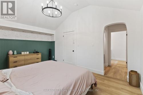 181 Wellington Street, St. Thomas, ON - Indoor Photo Showing Bedroom