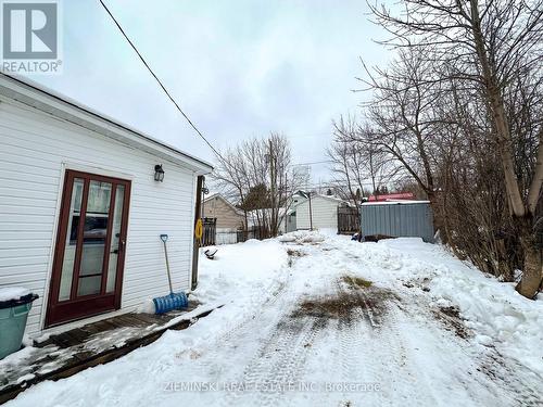 618 Montrock Street, Iroquois Falls, ON - Outdoor
