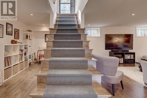 544 Maplehill Drive, Burlington, ON - Indoor