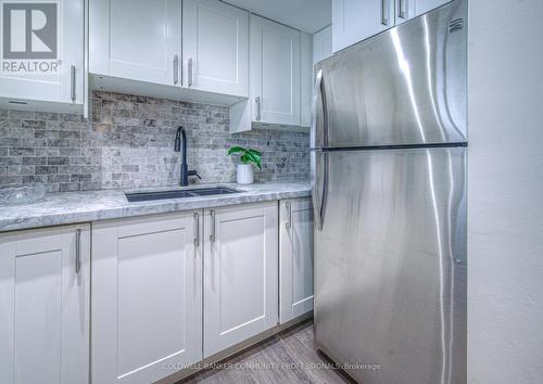 503 - 1225 North Shore Boulevard E, Burlington, ON - Indoor Photo Showing Kitchen
