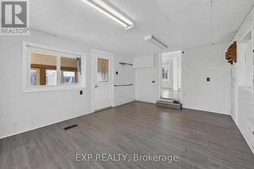 8184 26 Highway, Clearview, ON - Indoor Photo Showing Other Room