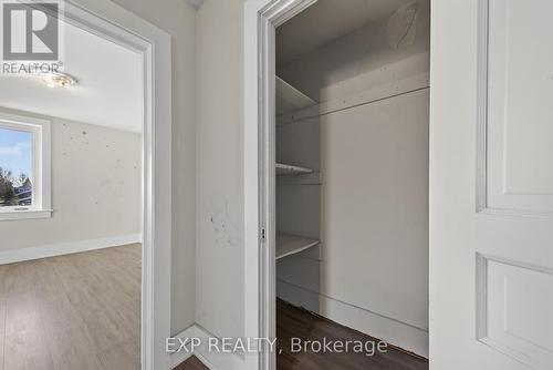 8184 26 Highway, Clearview, ON - Indoor Photo Showing Other Room