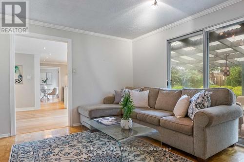 2369 Baccaro Road, Oakville, ON - Indoor Photo Showing Living Room