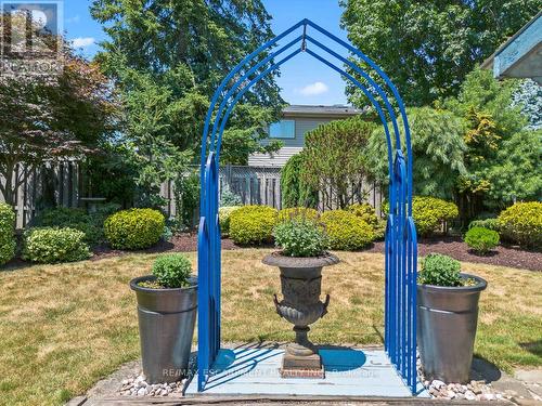 2369 Baccaro Road, Oakville, ON - Outdoor