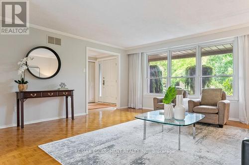 2369 Baccaro Road, Oakville, ON - Indoor Photo Showing Living Room