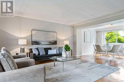 2369 Baccaro Road, Oakville, ON - Indoor Photo Showing Living Room