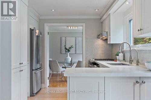 2369 Baccaro Road, Oakville, ON - Indoor Photo Showing Kitchen With Double Sink With Upgraded Kitchen