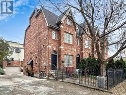 9D WOODFIELD ROAD  Toronto, ON M4L 2W4