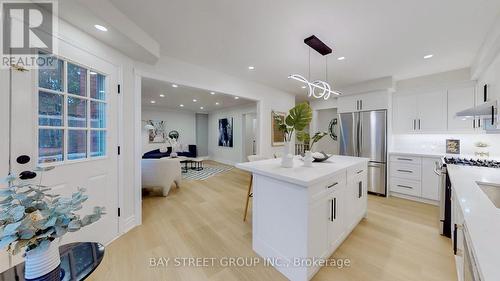 31 Cavalry Trail, Markham, ON - Indoor Photo Showing Kitchen With Upgraded Kitchen