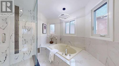 31 Cavalry Trail, Markham, ON - Indoor Photo Showing Bathroom