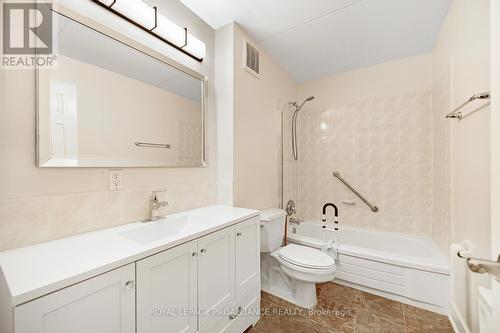 119 - 235 Water Street, Prescott, ON - Indoor Photo Showing Bathroom