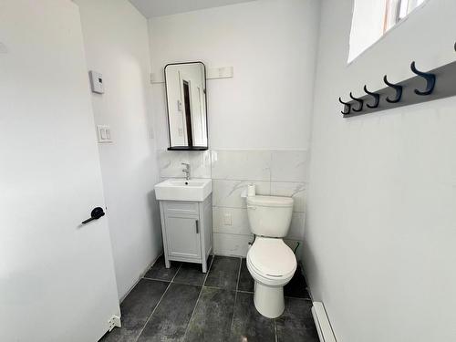 Salle de bains - 6617 Rue Mazarin, Montréal (Le Sud-Ouest), QC - Indoor Photo Showing Bathroom