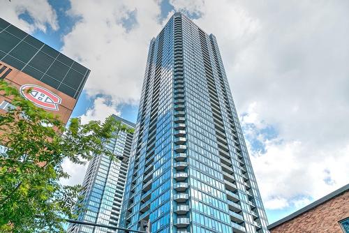 Aerial photo - 507-1288 Rue St-Antoine O., Montréal (Ville-Marie), QC - Outdoor With Balcony With Facade