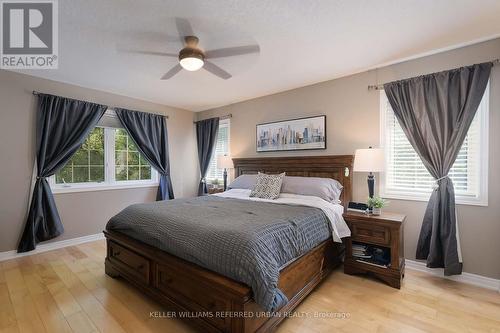 995 Chapman Street, Innisfil, ON - Indoor Photo Showing Bedroom