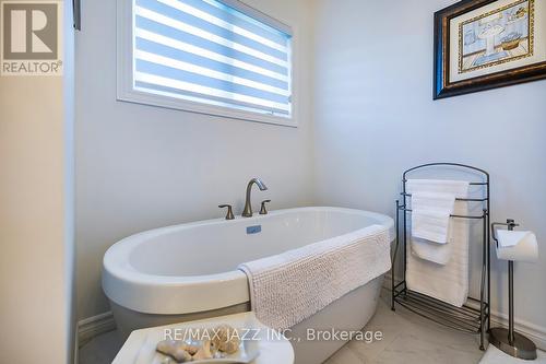 10 Thomas Bird Street, Clarington (Bowmanville), ON - Indoor Photo Showing Bathroom