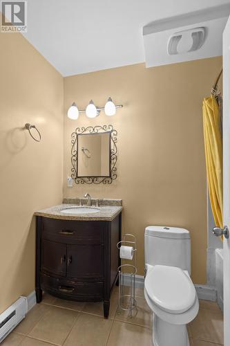 60 Lester Street, St. John'S, NL - Indoor Photo Showing Bathroom