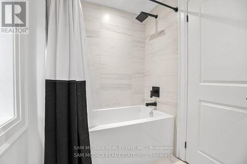 24 - 10 Lunar Crescent, Mississauga, ON - Indoor Photo Showing Bathroom
