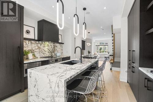 24 - 10 Lunar Crescent, Mississauga, ON - Indoor Photo Showing Kitchen With Upgraded Kitchen