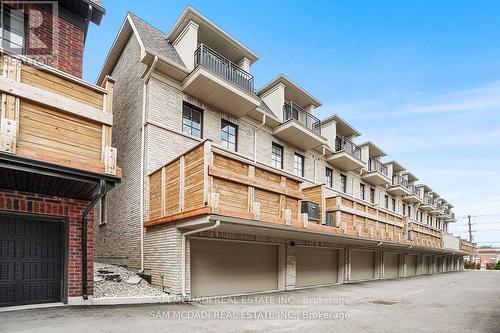 24 - 10 Lunar Crescent, Mississauga, ON - Outdoor