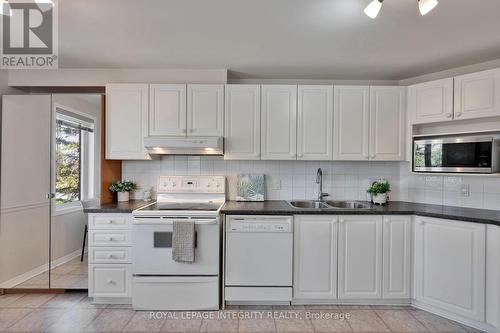 B - 10 Daybreak Street, Ottawa, ON - Indoor Photo Showing Kitchen With Double Sink