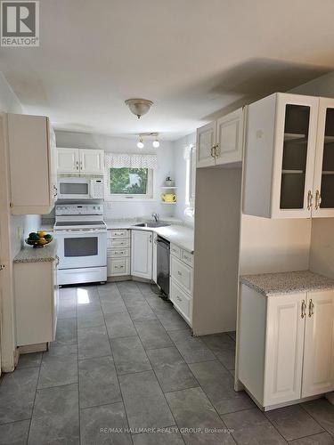 155 Macmillan Lane, Ottawa, ON - Indoor Photo Showing Kitchen