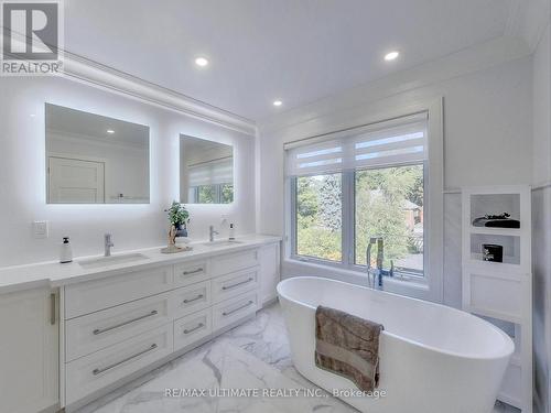 35 Fleming Crescent, Toronto, ON - Indoor Photo Showing Bathroom