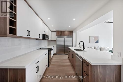 14582 Chinguacousy Road, Caledon, ON - Indoor Photo Showing Kitchen With Double Sink With Upgraded Kitchen