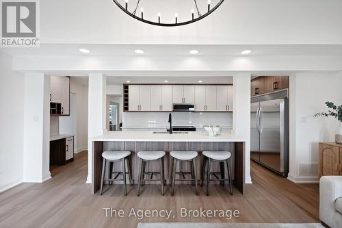 14582 Chinguacousy Road, Caledon, ON - Indoor Photo Showing Kitchen With Upgraded Kitchen