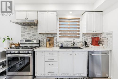 6593 Edenwood Drive, Mississauga, ON - Indoor Photo Showing Kitchen