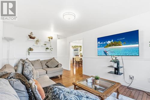 6593 Edenwood Drive, Mississauga, ON - Indoor Photo Showing Living Room