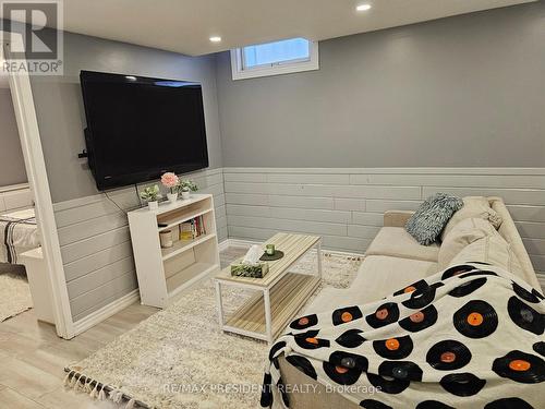 6593 Edenwood Drive, Mississauga, ON - Indoor