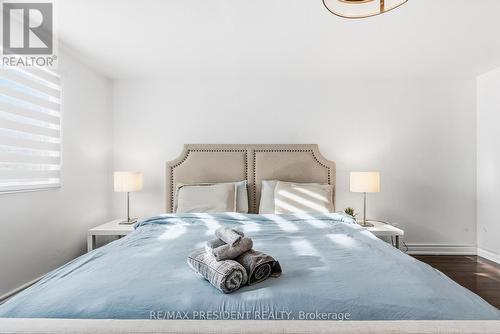6593 Edenwood Drive, Mississauga, ON - Indoor Photo Showing Bedroom
