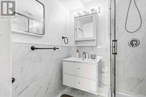6593 Edenwood Drive, Mississauga, ON - Indoor Photo Showing Bathroom