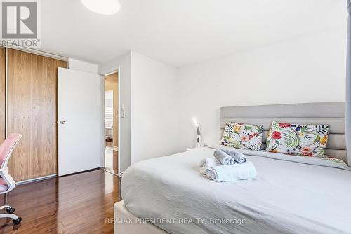 6593 Edenwood Drive, Mississauga, ON - Indoor Photo Showing Bedroom