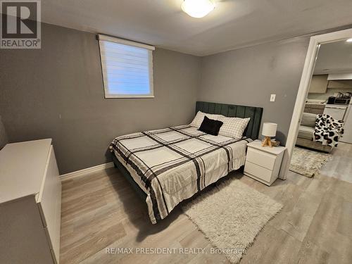 6593 Edenwood Drive, Mississauga, ON - Indoor Photo Showing Bedroom