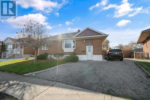 9 MCPHAIL CRESCENT  St. Catharines (E. Chester), ON L2P 3G3