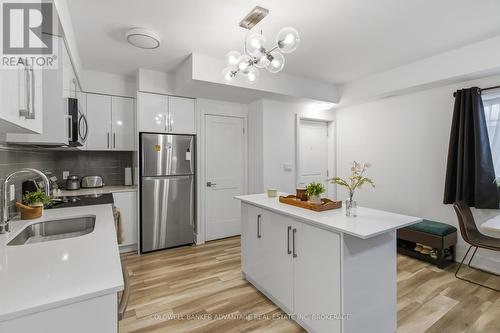 103 - 6065 Mcleod Road, Niagara Falls (Arad/Fallsview), ON - Indoor Photo Showing Kitchen