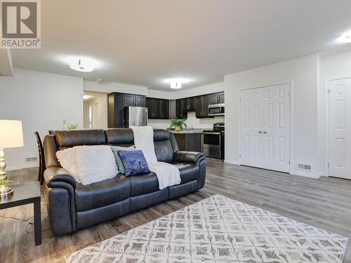 23G - 1989 Ottawa Street S, Kitchener, ON - Indoor Photo Showing Living Room