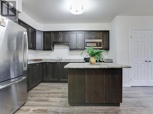 23G - 1989 Ottawa Street S, Kitchener, ON - Indoor Photo Showing Kitchen