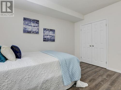 23G - 1989 Ottawa Street S, Kitchener, ON - Indoor Photo Showing Bedroom